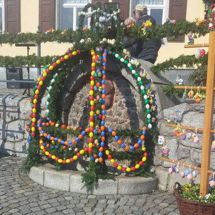 Einweihung Osterbrunnen Grünhain