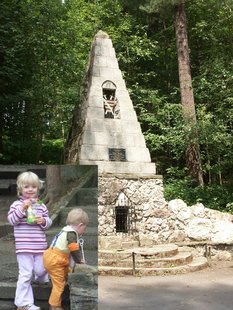 Ostereiersuche für Kinder an historischer Stätte des Prinzenraubes